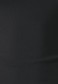 Gina Tricot SOFT TOUCH OPEN BACK - T-shirt con stampa - black