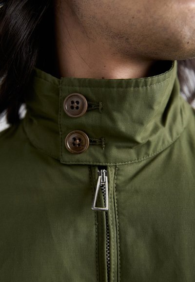 PS Paul Smith MENS STAND COLLAR HARRINGTON - Suvejakk - greens