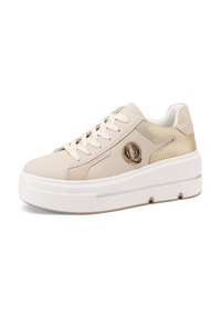 Sneaker platform beige con pelle liscia e dettagli in suede. Presenta un particolare logo tondo e tessuto testurizzato sui lati. Suola bianca.