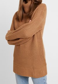 Gina Tricot Sweter