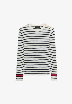 Biały sweter z długim rękawem, dzianinowy, z granatowymi poziomymi paskami, czerwonym paskiem przy mankietach, okrągłym dekoltem i trzema złotymi guzikami na lewym ramieniu.