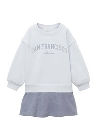 Svetlo modrá mikina s nápisom "SAN FRANCISCO with love". Bavlnená tkanina, vo voľnom strihu, a vrstvená sivá sukňa s textúrovaným povrchom.