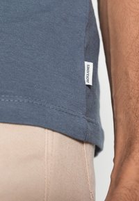 Jack & Jones JJE TEE  O-NECK  - T-shirt básica - grisaille