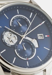 Tommy Hilfiger DIAL WITH ACCENTS - Chronograph watch - silver-coloured/blue
