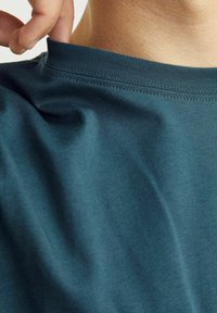 Jack & Jones LOGO RUNDHALS  - Paprasti marškinėliai - deep teal