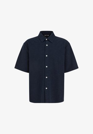 Tumesinine lühikeste varrukatega särgi nööbidega esiküljel, lahtise kraega ja valgete nööpidega.