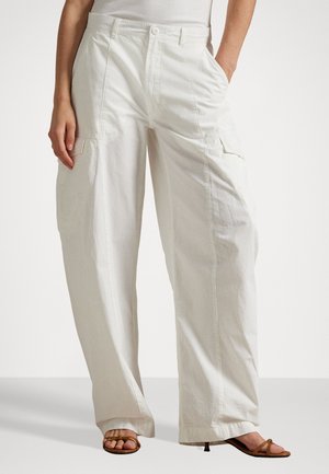 CURVED LEG COTTON CARGO PANT - Cargohose - white
