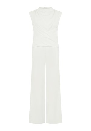 Mouwloze witte jumpsuit met hoge hals, gedrapeerd lijfje en wijde pijpen, met een strak, minimalistisch ontwerp.