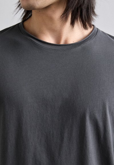 Filippa K ROLL NECK TEE - Základné tričko - charcoal
