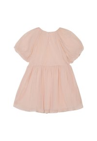 Helles rosa, plissiertes Kleid mit puffierten kurzen Ärmeln, rundem Ausschnitt und drei kleinen Knöpfen auf der Rückseite. Weicher, fließender Stoff mit einer strukturierten Oberfläche.