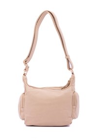 Borsa a tracolla in pelle beige con una singola tracolla regolabile, chiusura superiore con zip e tasche laterali arrotondate. Texture morbida e design semplice.
