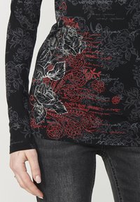 Koroshi Top s dlouhým rukávem - black