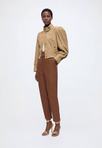 Bardot ASTER VEGAN LEATHER PANT - Παντελόνι - chestnut