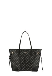 Bolso tote negro con un exterior decorado, que cuenta con detalles de hardware dorado, asas largas y paneles inferiores de cuero en contraste.
