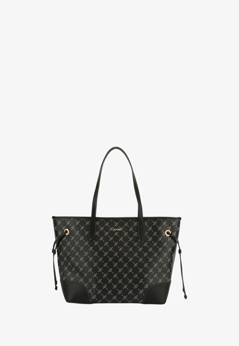 Bolso tote negro con un exterior decorado, que cuenta con detalles de hardware dorado, asas largas y paneles inferiores de cuero en contraste.