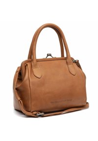 Borsa a tracolla in pelle color cuoio con manici doppi, una tracolla removibile, chiusura con gancio metallico e un marchio impresso in modo discreto sul davanti. Texture liscia.