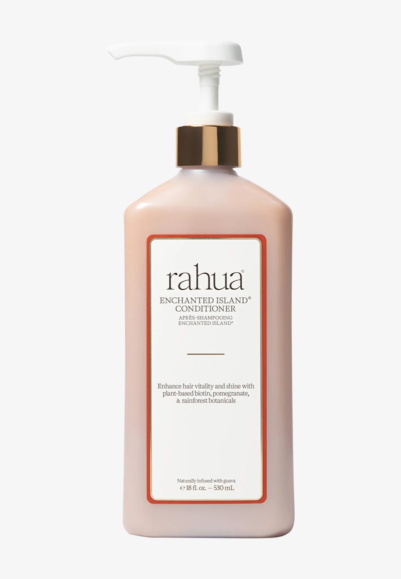 Butelka odżywki Rahua Enchanted Island z białą pompką, złotym kołnierzem i etykietą opisującą składniki roślinne oraz pojemność 530 ml.