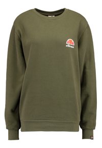 Felpa verde oliva realizzata in misto cotone, con polsini e orlo a costine, e un piccolo logo rosso e bianco sul lato sinistro del petto.