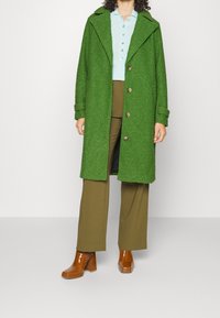 Kaffe Klassisk frakke - green