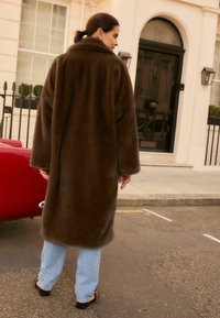 Next Palton clasic - chocolate brown