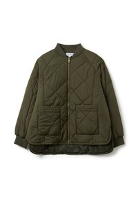Giacca bomber verde trapuntata con zip anteriore, polsini e colletto a costine, e due tasche anteriori a toppa. Materiale leggero e sintetico.