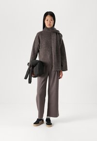 Gina Tricot SCARF  - Džemperis - brown melange