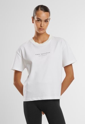 SERIF BOYFRIEND - T-shirt med print - white