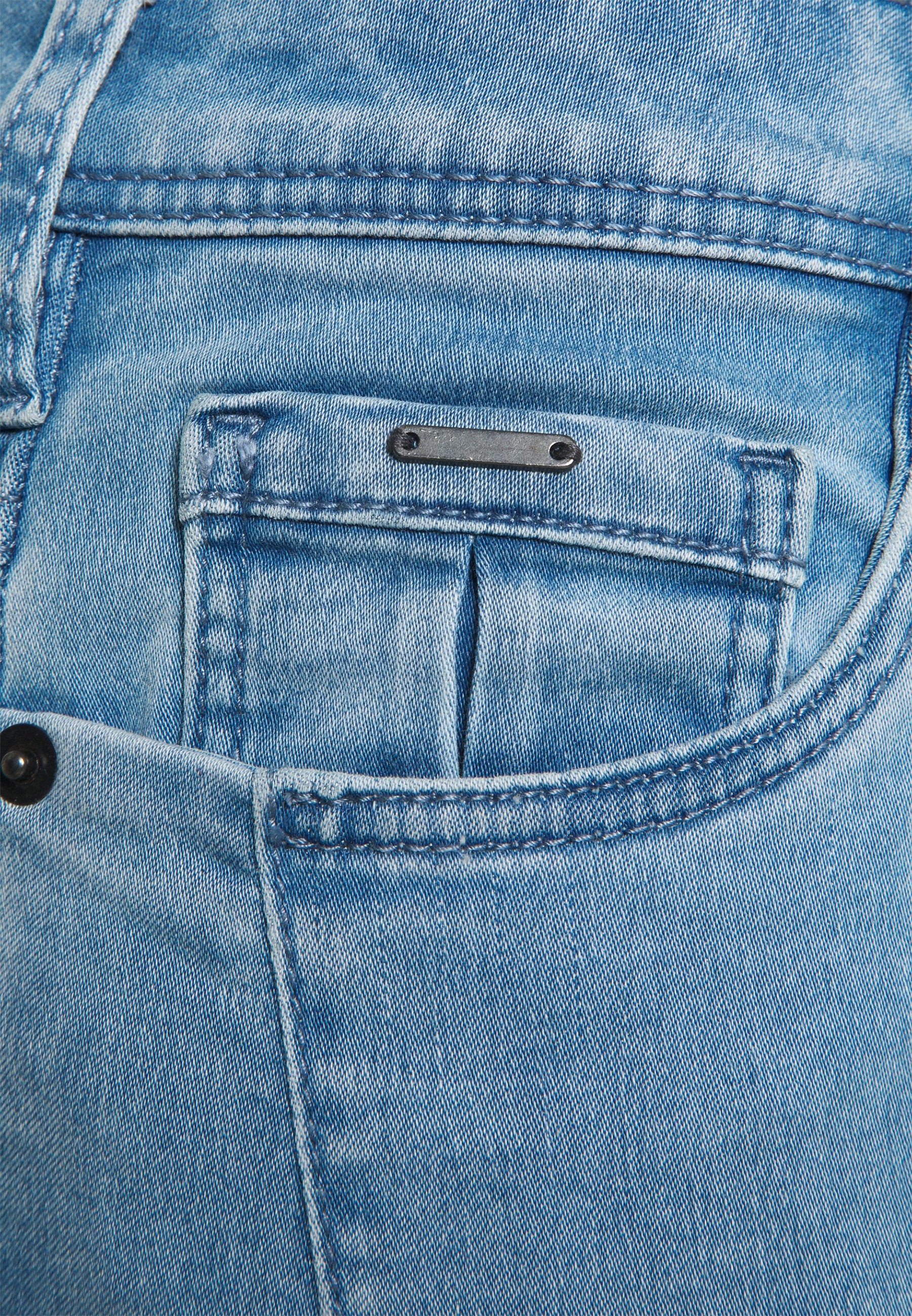 Zizzi CAPRI - Denim shorts - light blue denim/blue - Zalando.ie