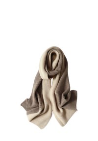 Sciarpa a maglia a coste nei toni beige e marrone con effetto sfumato, caratterizzata da una texture morbida e un drappeggio fluido.