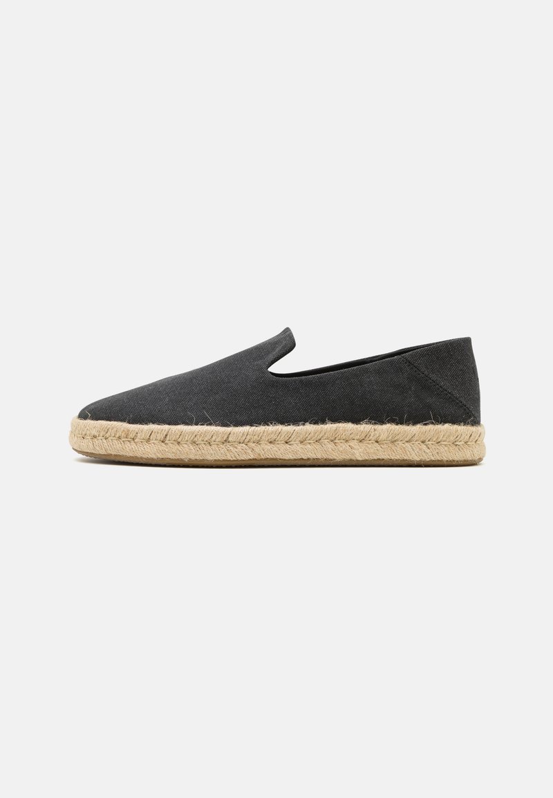 Espadrilles in tela grigia con suola in corda di juta, design elegante e lati a taglio per una facile calzata.