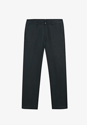 Pantalon noir à jambes droites avec passants pour ceinture, bouton frontal, fermeture éclair et poches latérales, présenté à plat sur un fond blanc.