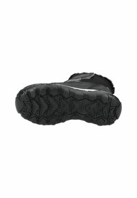 Botín negro impermeable con suela de goma resistente que presenta un patrón de dibujo en forma de estrella, parte superior de tela y correa ajustable.