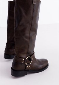 Bronx NEW TOUGH - Cowboy és motoros csizmák - dark brown