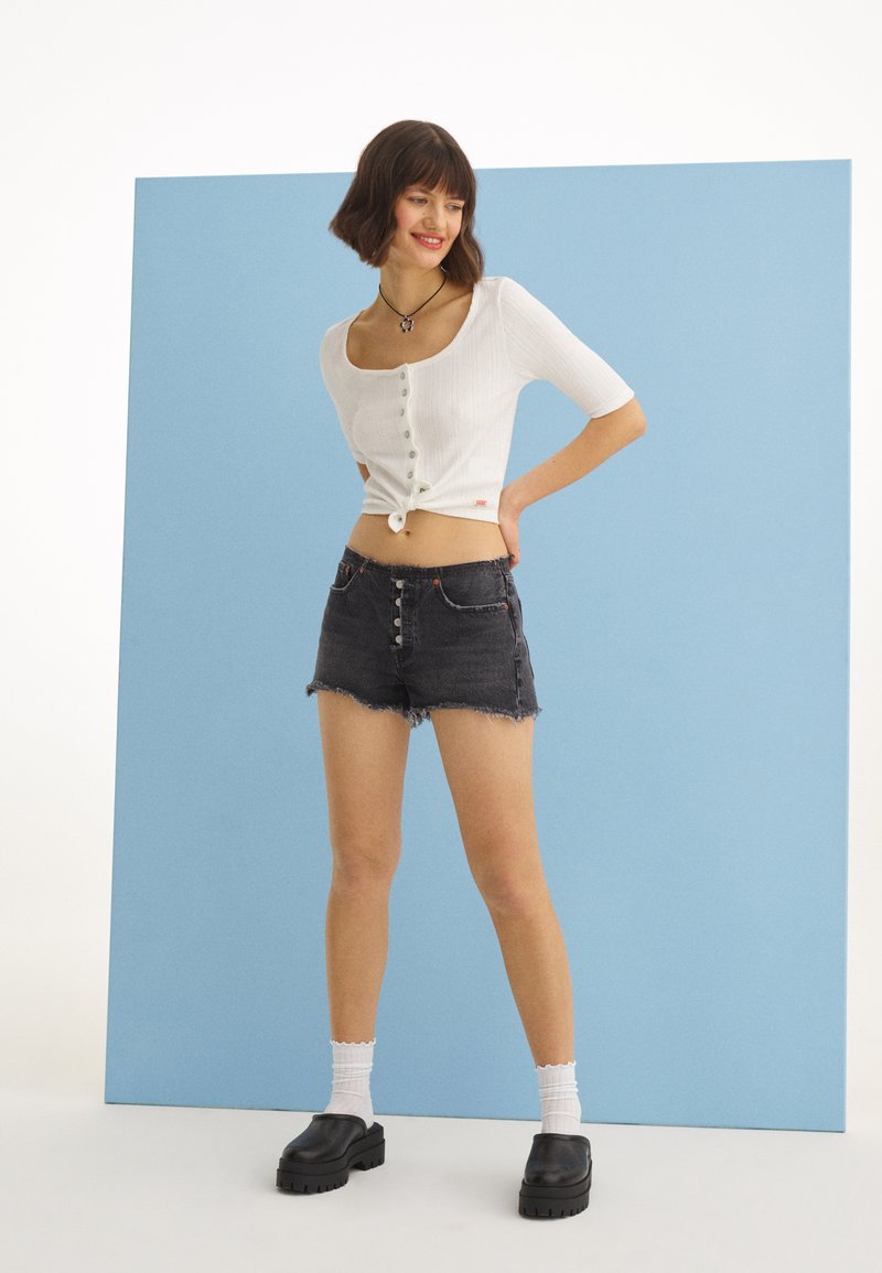 Levi's® 501® RIPPED WAIST SHORT - Jeans Shorts - black/black denim ...