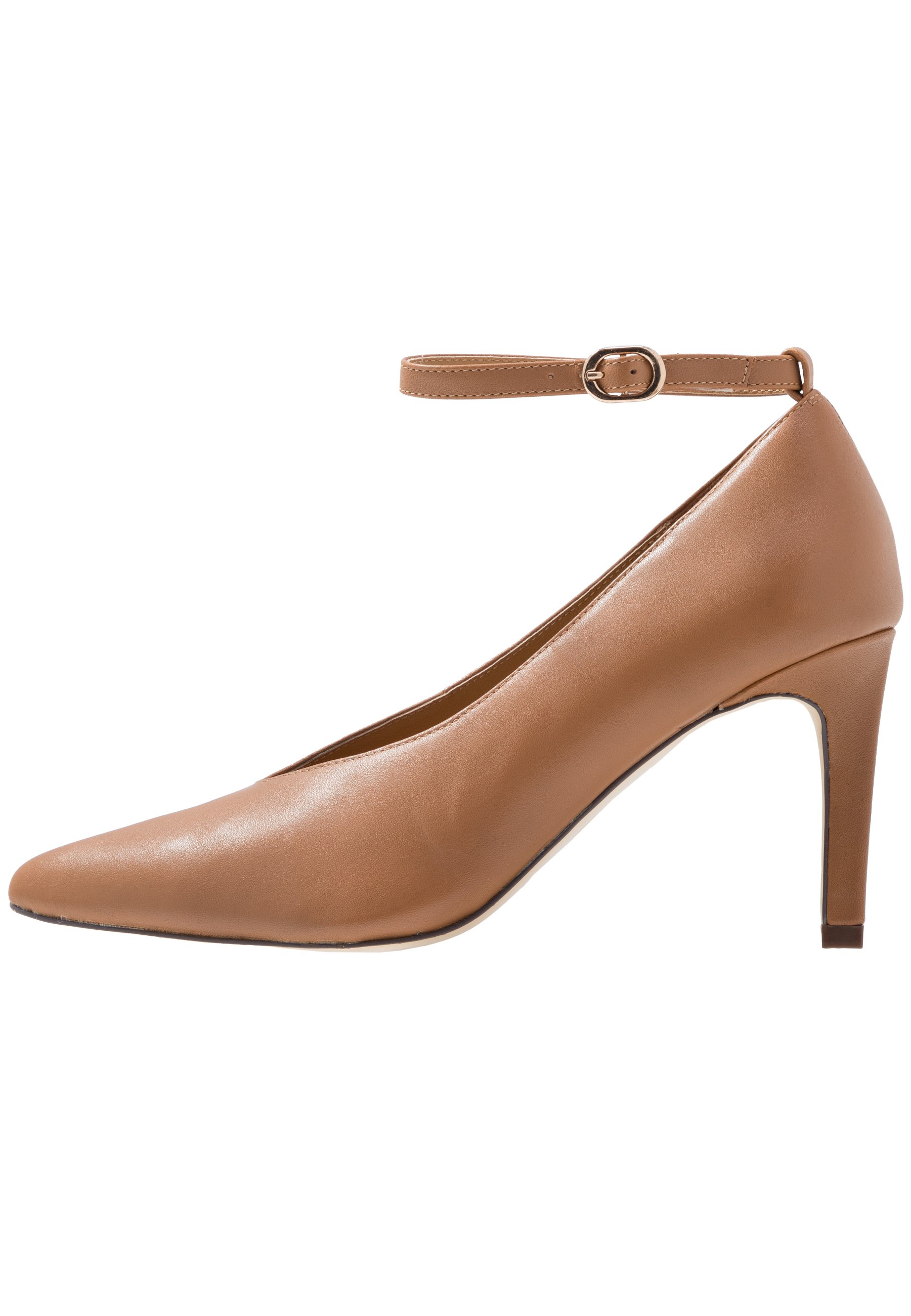cognac pumps leather
