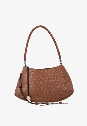 Ruskea kudottu nahkainen olkalaukku punotulla kahvalla, koristeltu mustilla nyöreillä ja puisilla helmillä, jotka roikkuvat sivulla.