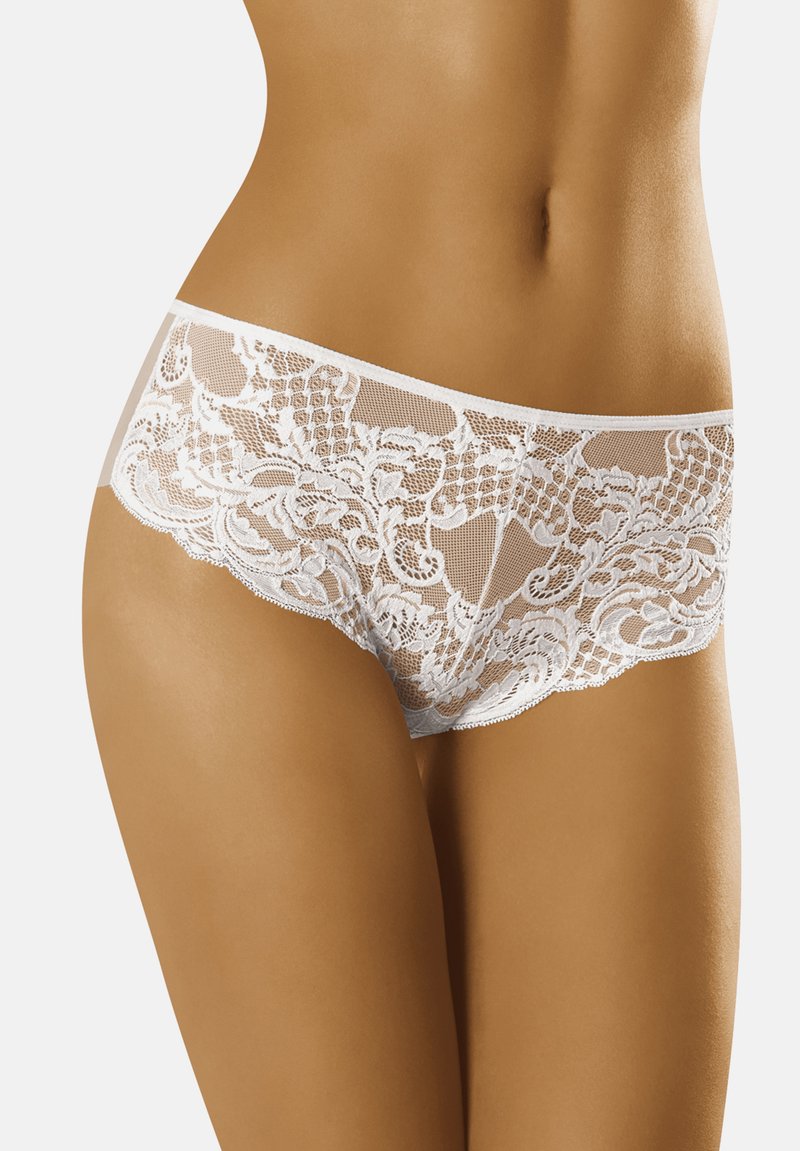 Witte kanten onderbroek met een bloemmotief, gemaakt van een zachte mesh stof en met gekartelde randen, ontworpen voor een getailleerde pasvorm.