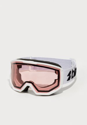 Ochelari de schi cu o ramă albă, lentile roz închis și o curea elastică alb-negru cu un logo. Textură netedă și design modern.