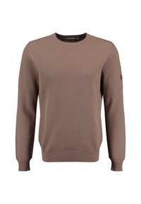 Brązowy sweter z dzianiny z fakturowanym wzorem diamentowym, okrągłym dekoltem, ściągaczami na mankietach i u dołu, z małą brązową metką na rękawie.