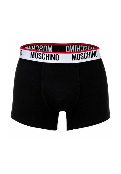 Boxer da uomo in cotone nero con elastico bianco riportante il logo "Moschino" in nero, rifinito con bordi rossi. Presenta un'apertura frontale.