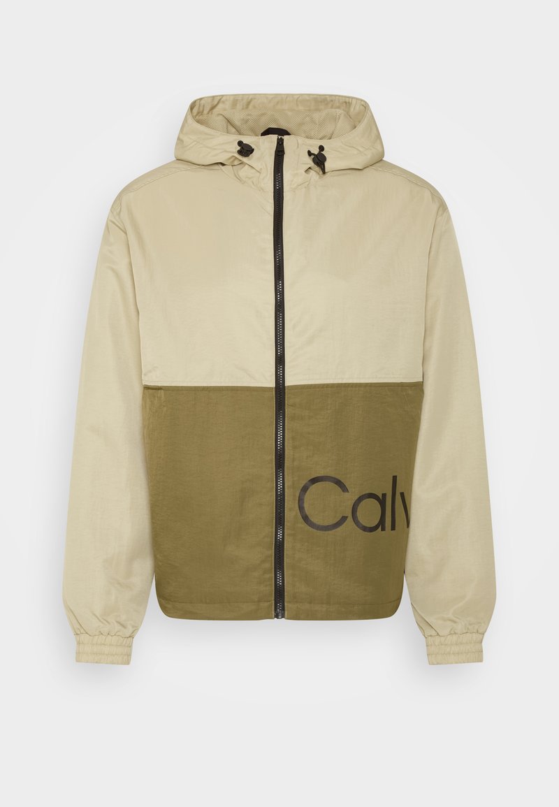 Herren Leichte Jacken | Calvin Klein Jeans COLORBLOCK JACKET Leichte Jacke wheat fields/beige - VU35623 Herren Leichte Jacken | Calvin Klein Jeans COLORBLOCK JACKET Leichte Jacke wheat fields/beige - VU35623