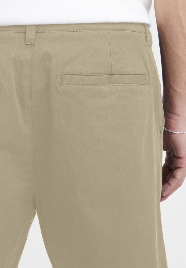 SDJOE REGULAR FIT - Shorts - tree house4