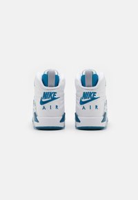 Jordan JUMPMAN MVP - Kosárlabdacipők - white/industrial blue/wolf grey