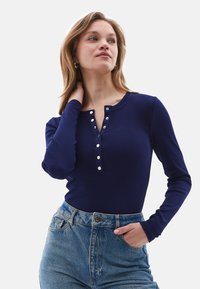 OXXO MIT KNOPFDETAILS - Longsleeve - ocean cavern