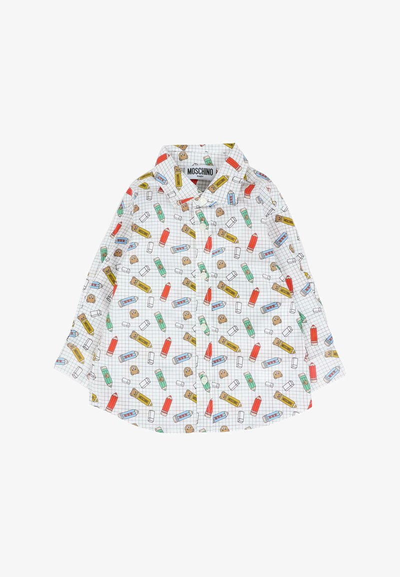 Camicetta bianca per bebé con motivo a quadri e stampe colorate di matite, gomme e facce d'orso, con etichetta Moschino sul colletto.