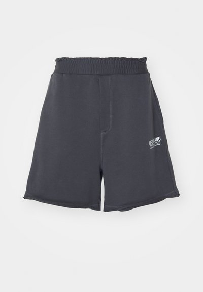 Mørkegrå bomullsshortser med elastisk midje, med rett snitt, dekorativ søm og en liten hvit logo på siden.