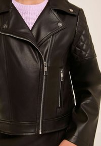 Lipsy REGULAR FIT - Imitatieleren jas - black quilted