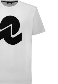 Witte T-shirt met korte mouwen, gemaakt van katoen, met een groot zwart grafisch ontwerp met ronde en hoeken elementen aan de voorkant.