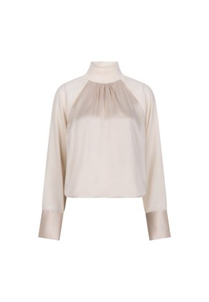 Lichtbeige blouse met een hoge hals, geplooid voorpand en lange mouwen met satijnen manchetten. Soepele textuur en ontspannen pasvorm.