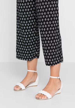 mint&berry Sandaler m/ kilehæl - white